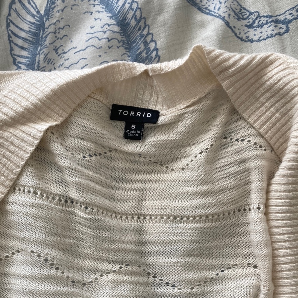 5x Torrid short light sweater